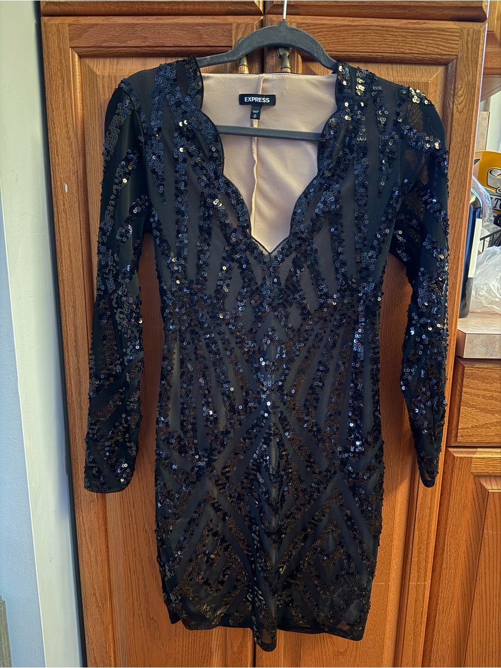Express Black Sequin Long-Sleeve V-Neck Cocktail Dress